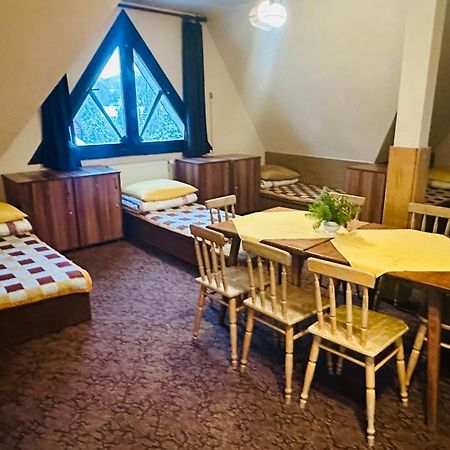 Хостел Miedzynarodowe Schronisko Mlodziezowe Ptsm Szarotka Закопане Экстерьер фото
