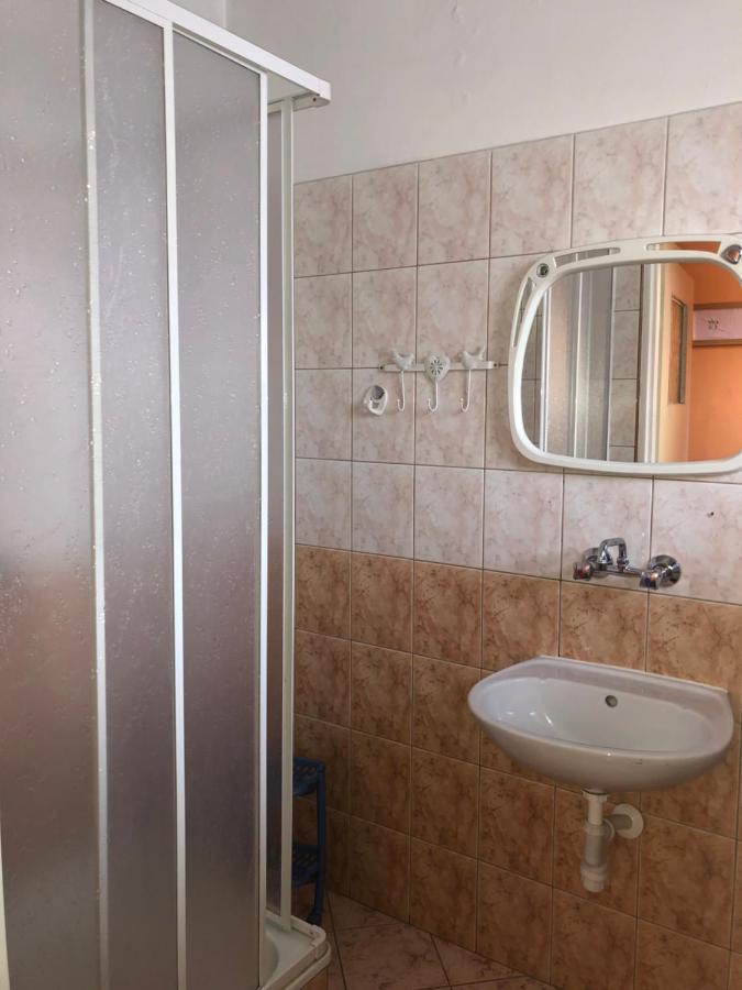 Хостел Miedzynarodowe Schronisko Mlodziezowe Ptsm Szarotka Закопане Экстерьер фото